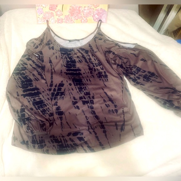 Cold Shoulder Long Sleeves Top for Women Loose Casual Cut Out Shirts in Tye Dye - Picture 9 of 11